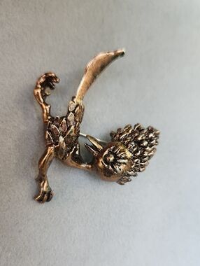 Gold-Tone Tortolani Roadrunner Brooch Pin — Textured Avian Accent